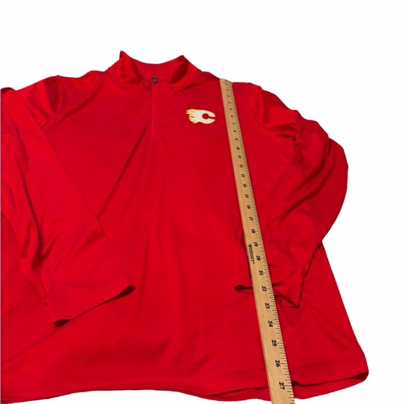Calgary Flames Red Tribute Mens/Unisex
Quarter-Zip Pullover Top-Size Medium - Picture 2 of 6